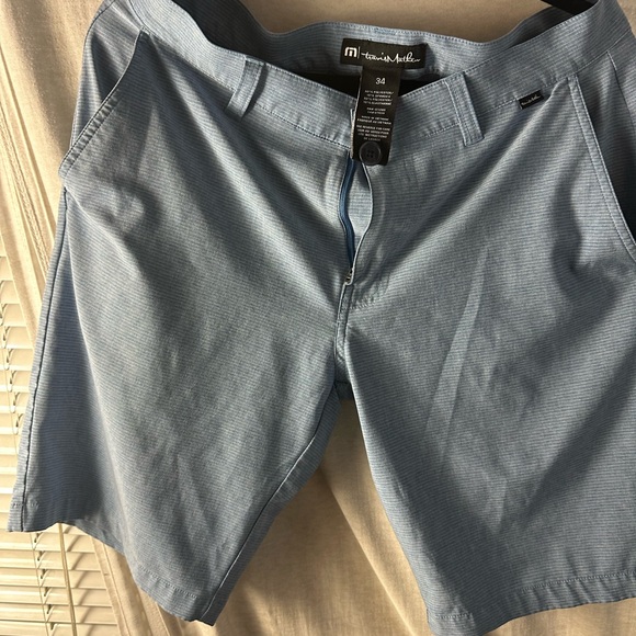 Travis Mathew Light Blue Flat Front Shorts - Picture 1 of 3